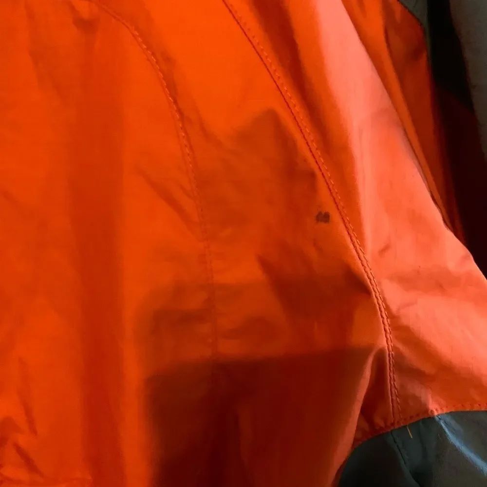 Columbia Wind Breaker  - Picture 5 of 8